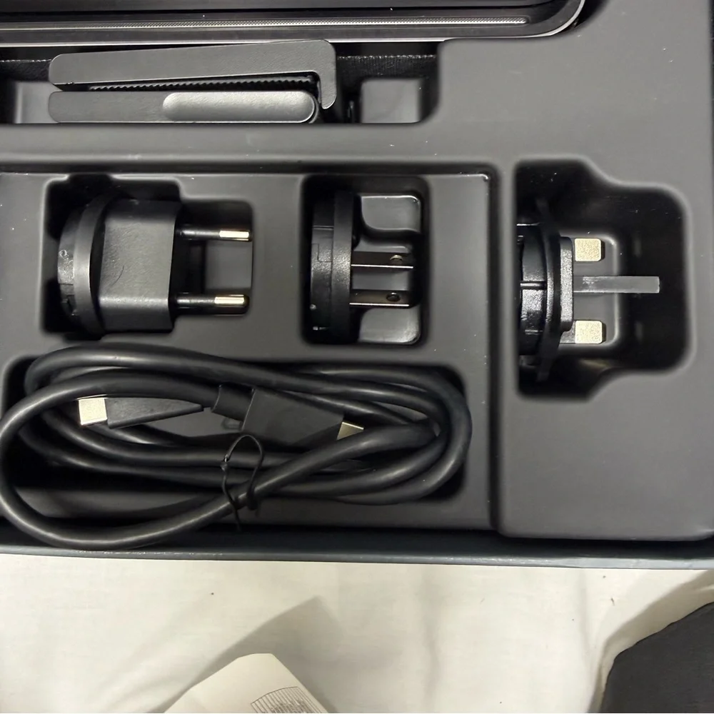 Anker PowerConf B600 Videobar Webcam with Light, with 2K Camara